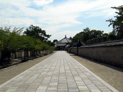 広い法隆寺