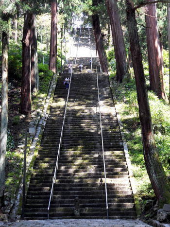 身延山久遠寺の階段